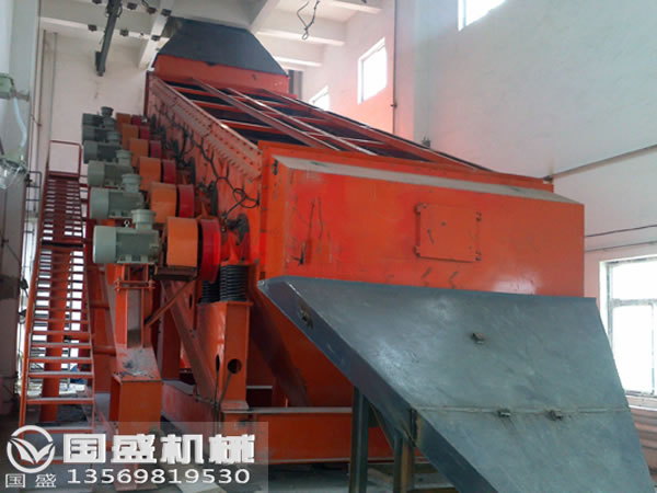 大型高幅振動(dòng)篩 大型高幅振動(dòng)篩